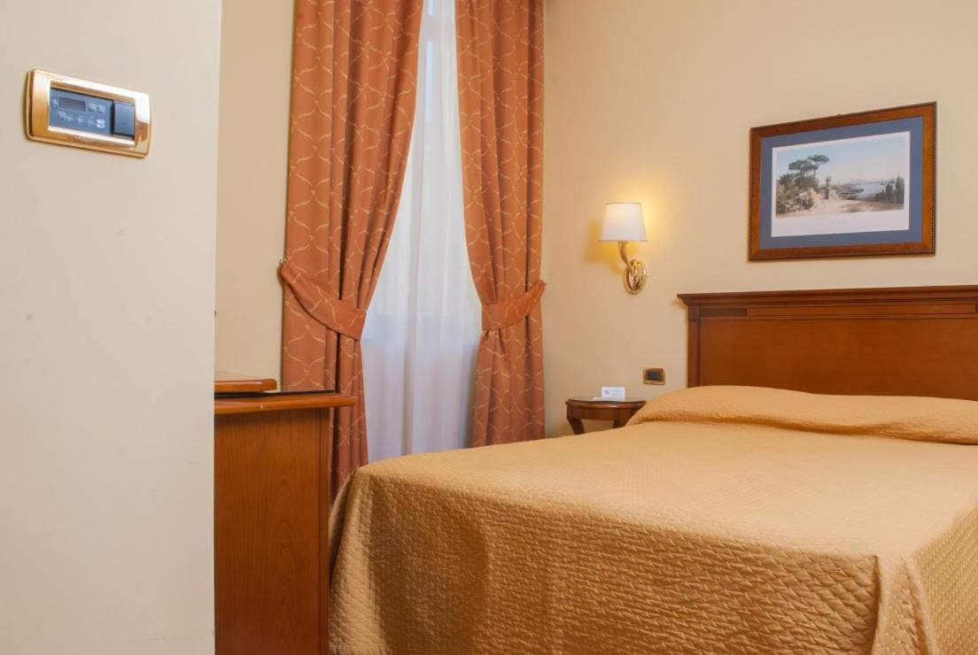 Le Cheminee Business Hotel Napoli Eksteriør billede